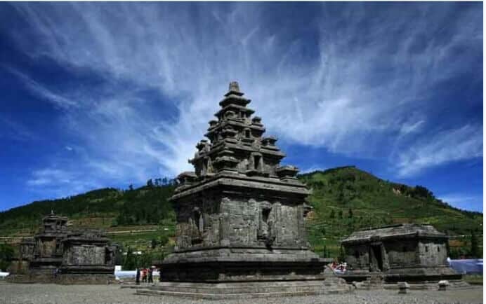 Wisata Dieng Candi Arjuna