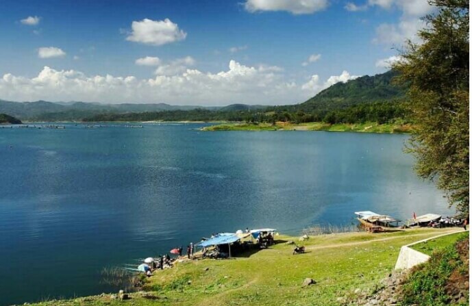 Wisata Dieng Waduk Wadaslintang
